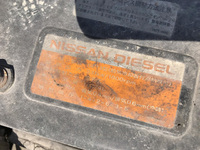 UDトラックスクオントレーラーヘッド（トラクターヘッド）大型（10t）[写真19]