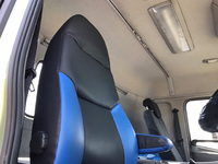 UDトラックスクオントレーラーヘッド（トラクターヘッド）大型（10t）[写真20]