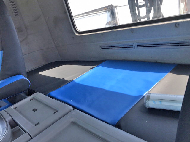 UDトラックスクオントレーラーヘッド（トラクターヘッド）大型（10t）[写真21]