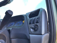 UDトラックスクオントレーラーヘッド（トラクターヘッド）大型（10t）[写真25]