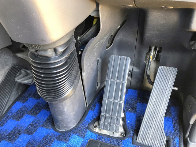 UDトラックスクオントレーラーヘッド（トラクターヘッド）大型（10t）[写真32]