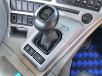 UDトラックスクオントレーラーヘッド（トラクターヘッド）大型（10t）[写真33]