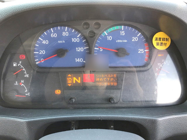 UDトラックスクオントレーラーヘッド（トラクターヘッド）大型（10t）[写真34]