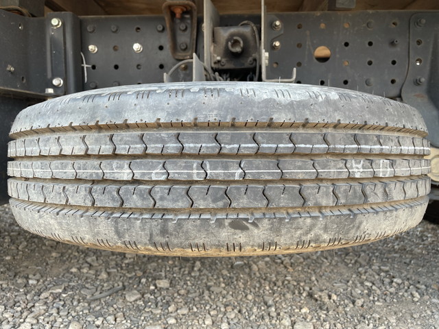 三菱ふそうキャンター平ボディ小型（2t・3t）[写真17]