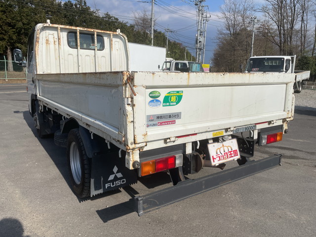 三菱ふそうキャンター平ボディ小型（2t・3t）[写真02]