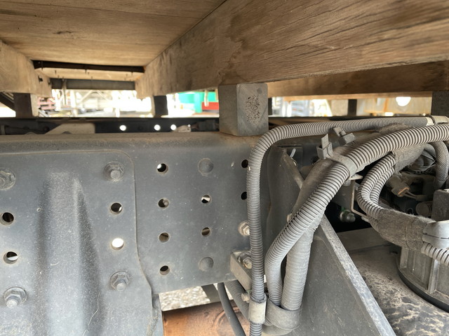 三菱ふそうキャンター平ボディ小型（2t・3t）[写真20]