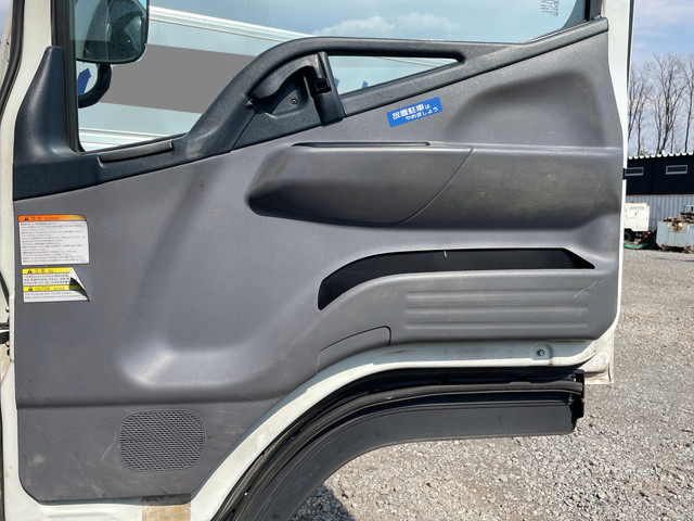 三菱ふそうキャンター平ボディ小型（2t・3t）[写真29]