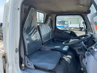 三菱ふそうキャンター平ボディ小型（2t・3t）[写真30]