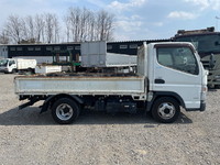 三菱ふそうキャンター平ボディ小型（2t・3t）[写真06]