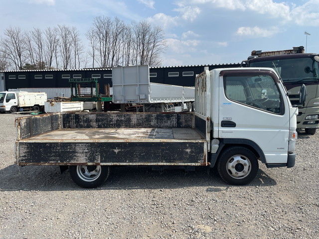 三菱ふそうキャンター平ボディ小型（2t・3t）[写真07]
