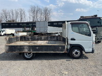 三菱ふそうキャンター平ボディ小型（2t・3t）[写真07]