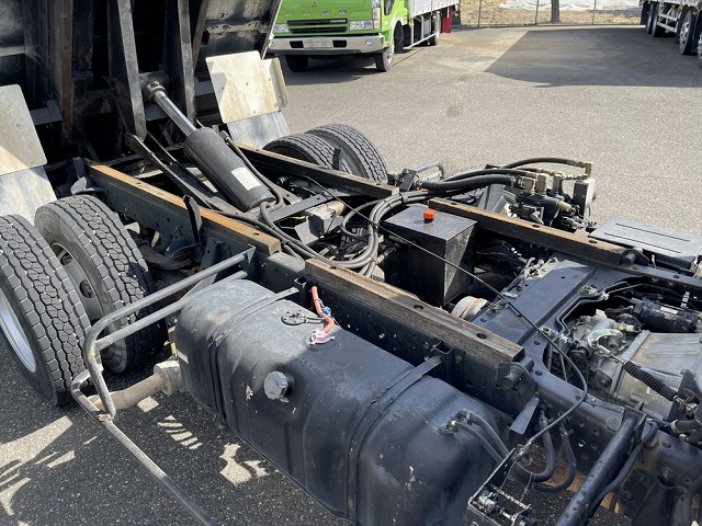 いすゞエルフローダーダンプ小型（2t・3t）[写真16]