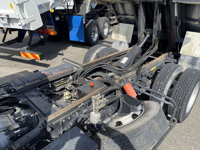 いすゞエルフローダーダンプ小型（2t・3t）[写真17]