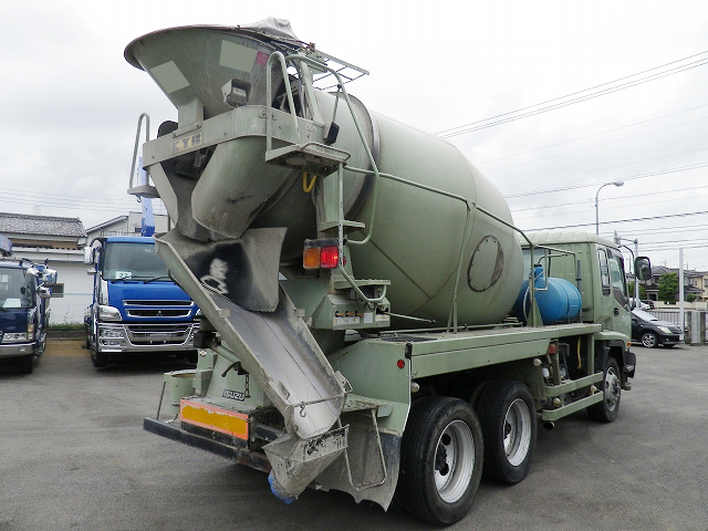 いすゞフォワードミキサー車（コンクリートミキサー）増トン（6t・8t）[写真02]