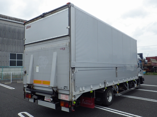 いすゞフォワードアルミウイング中型（4t）[写真02]