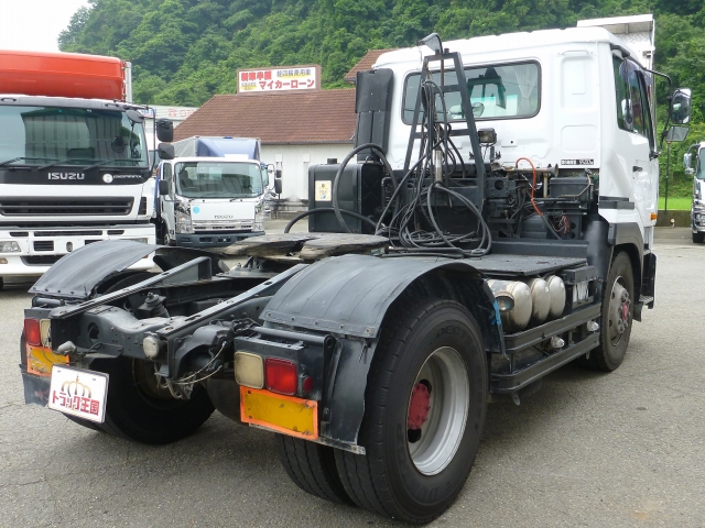 UDトラックスビッグサムトレーラーヘッド（トラクターヘッド）大型（10t）[写真02]