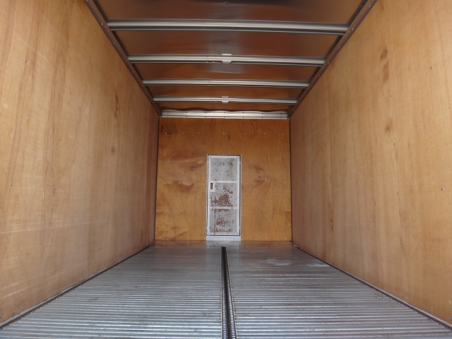 三菱ふそうキャンターアルミバン小型（2t・3t）[写真02]