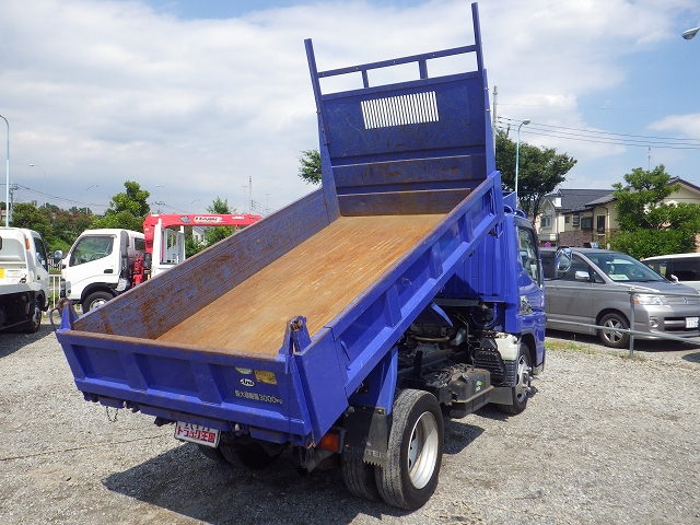三菱ふそうキャンターダンプ小型（2t・3t）[写真02]
