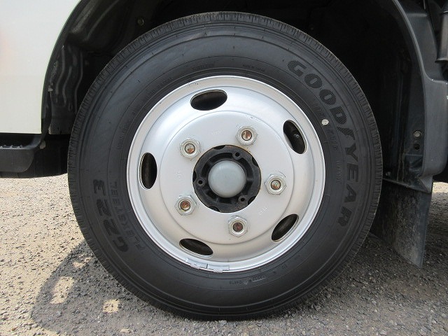 トヨタトヨエース平ボディ小型（2t・3t）[写真17]