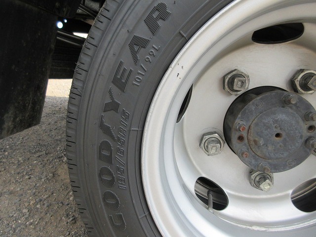 トヨタトヨエース平ボディ小型（2t・3t）[写真24]