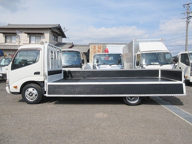 トヨタトヨエース平ボディ小型（2t・3t）[写真08]