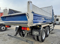 UDトラックスクオンダンプ大型（10t）[写真02]