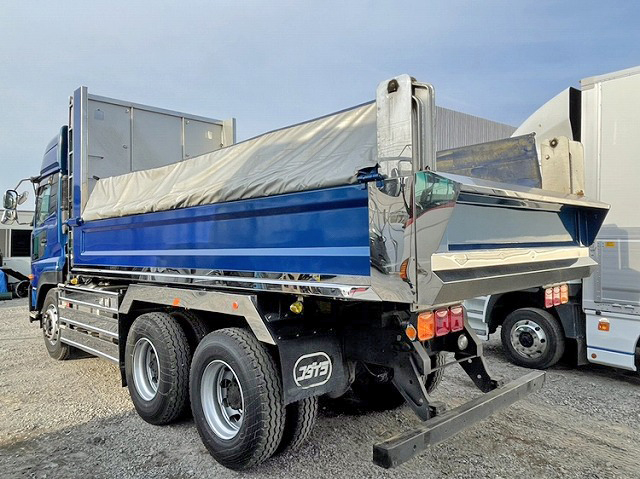 UDトラックスクオンダンプ大型（10t）[写真04]