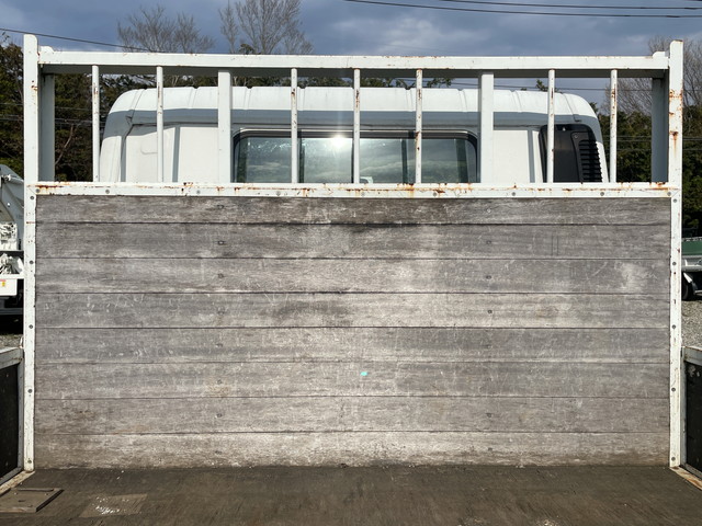 三菱ふそうキャンター平ボディ小型（2t・3t）[写真11]