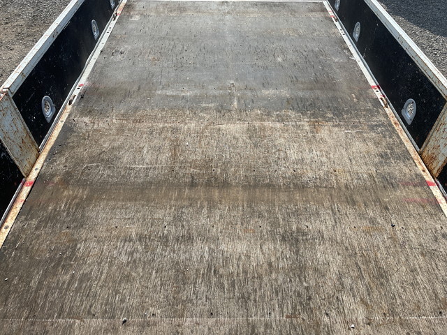 三菱ふそうキャンター平ボディ小型（2t・3t）[写真12]