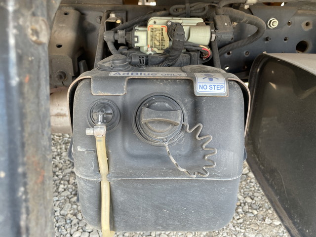 三菱ふそうキャンター平ボディ小型（2t・3t）[写真18]