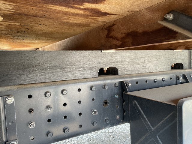 三菱ふそうキャンター平ボディ小型（2t・3t）[写真19]