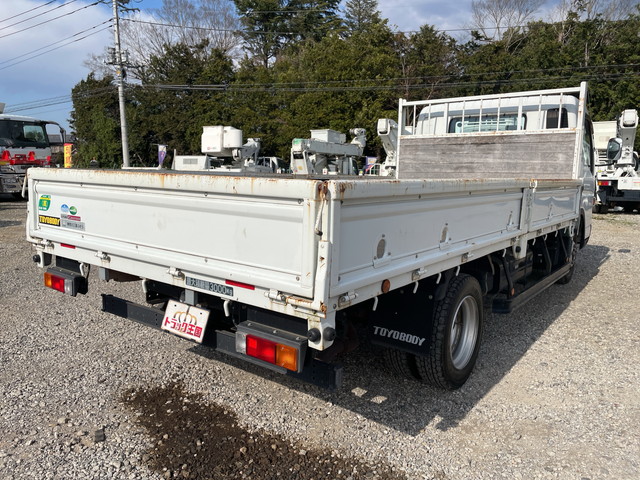 三菱ふそうキャンター平ボディ小型（2t・3t）[写真02]