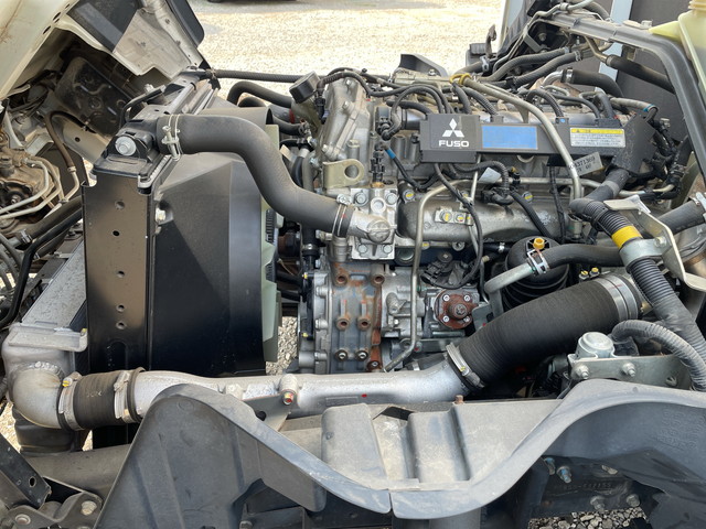 三菱ふそうキャンター平ボディ小型（2t・3t）[写真23]