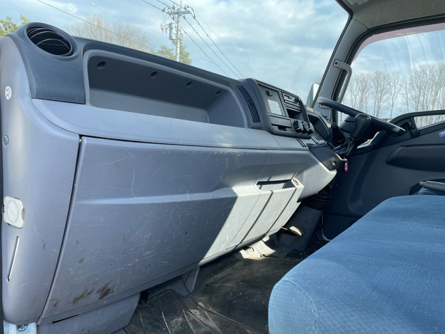 三菱ふそうキャンター平ボディ小型（2t・3t）[写真31]