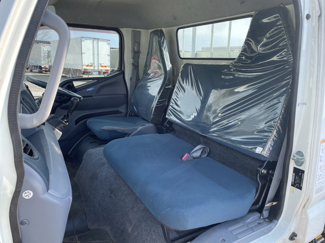 三菱ふそうキャンター平ボディ小型（2t・3t）[写真32]