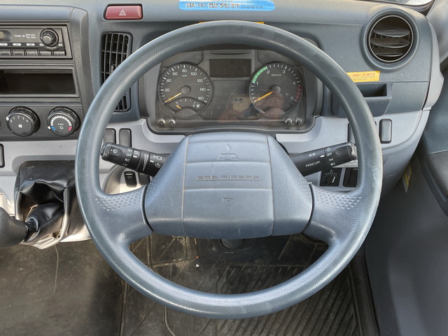 三菱ふそうキャンター平ボディ小型（2t・3t）[写真34]