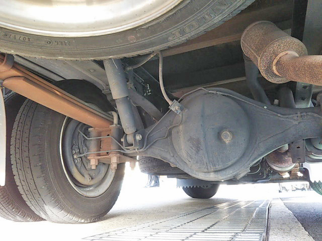 いすゞエルフ平ボディ小型（2t・3t）[写真11]