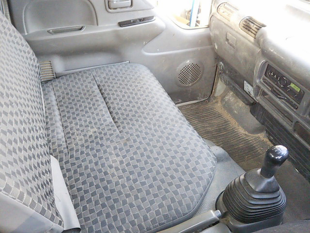 いすゞエルフ平ボディ小型（2t・3t）[写真14]