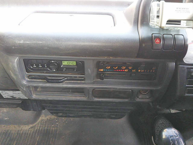 いすゞエルフ平ボディ小型（2t・3t）[写真16]