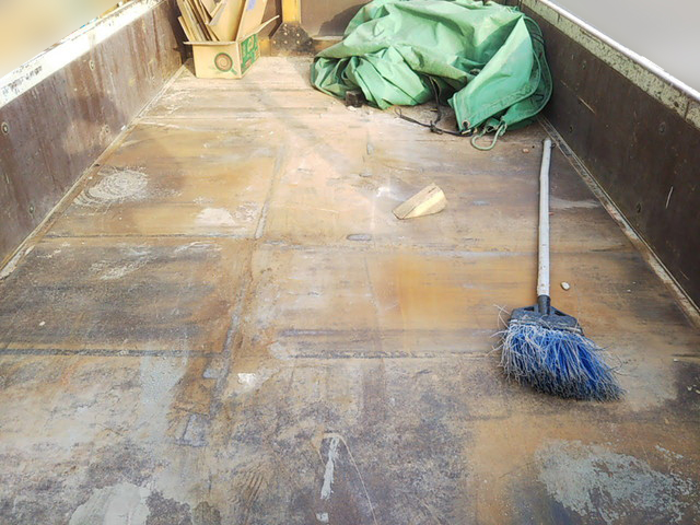 いすゞエルフ平ボディ小型（2t・3t）[写真05]