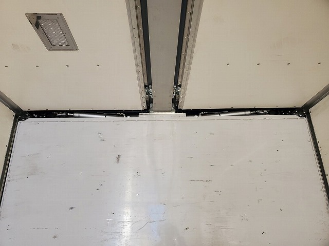 日野プロフィアアルミウイング大型（10t）[写真11]