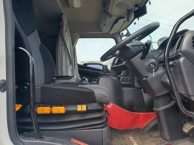 日野プロフィアアルミウイング大型（10t）[写真17]