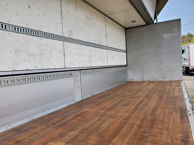 日野プロフィアアルミウイング大型（10t）[写真32]