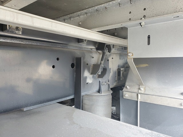 日野プロフィアアルミウイング大型（10t）[写真09]