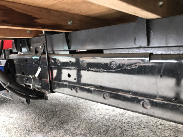 日野レンジャーユニック4段増トン（6t・8t）[写真15]