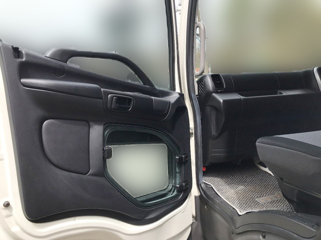 日野レンジャーユニック4段増トン（6t・8t）[写真23]