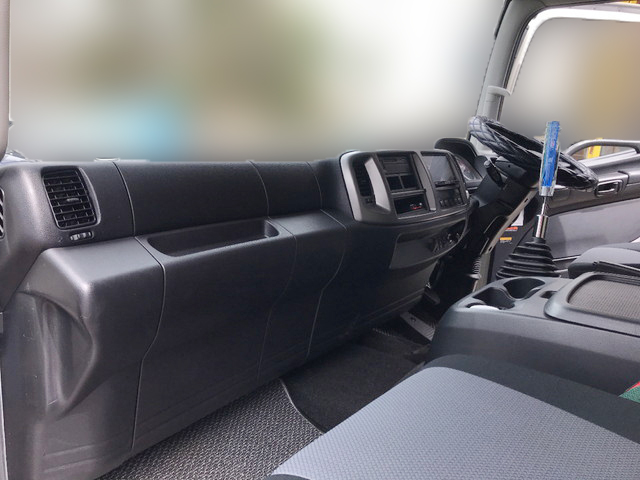 日野レンジャーユニック4段増トン（6t・8t）[写真27]