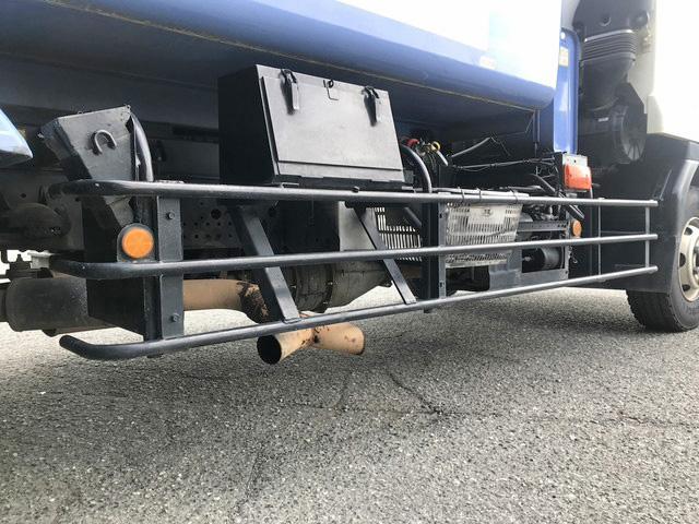 いすゞフォワードパッカー車（塵芥車）増トン（6t・8t）[写真23]