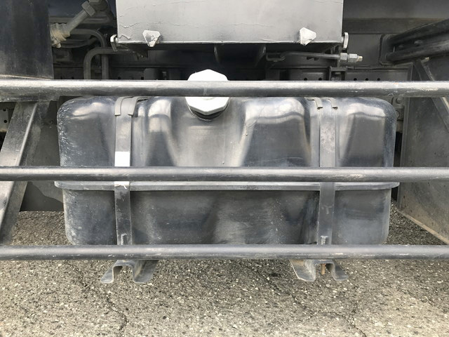 いすゞフォワードパッカー車（塵芥車）増トン（6t・8t）[写真24]