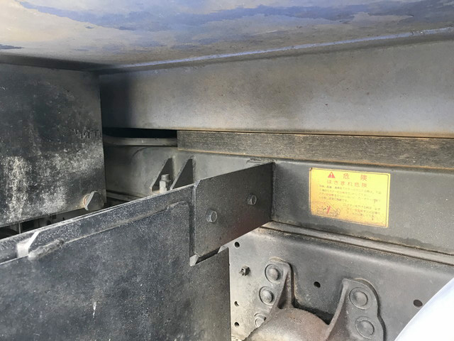 いすゞフォワードパッカー車（塵芥車）増トン（6t・8t）[写真26]